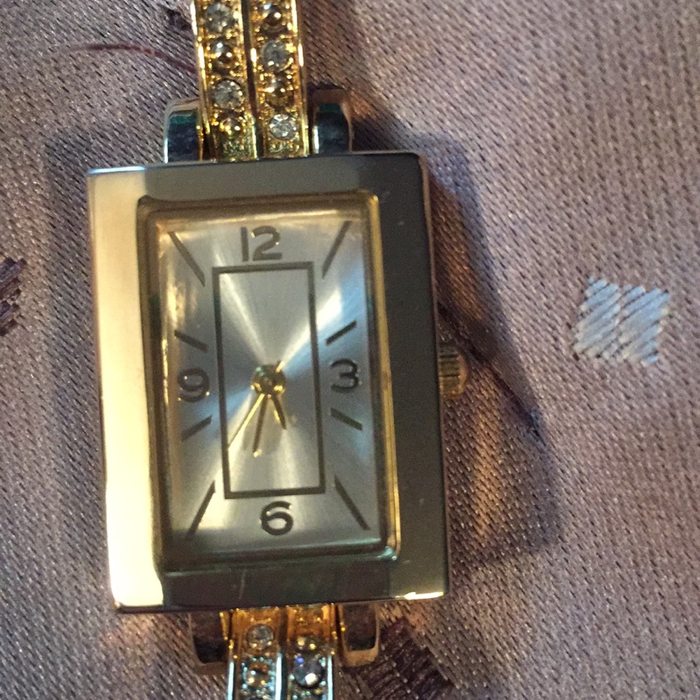 Gold watch - Picture 2 of 6